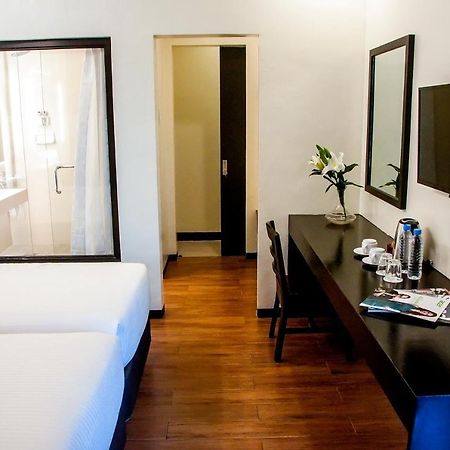 Pina Suites Ormoc Exterior foto