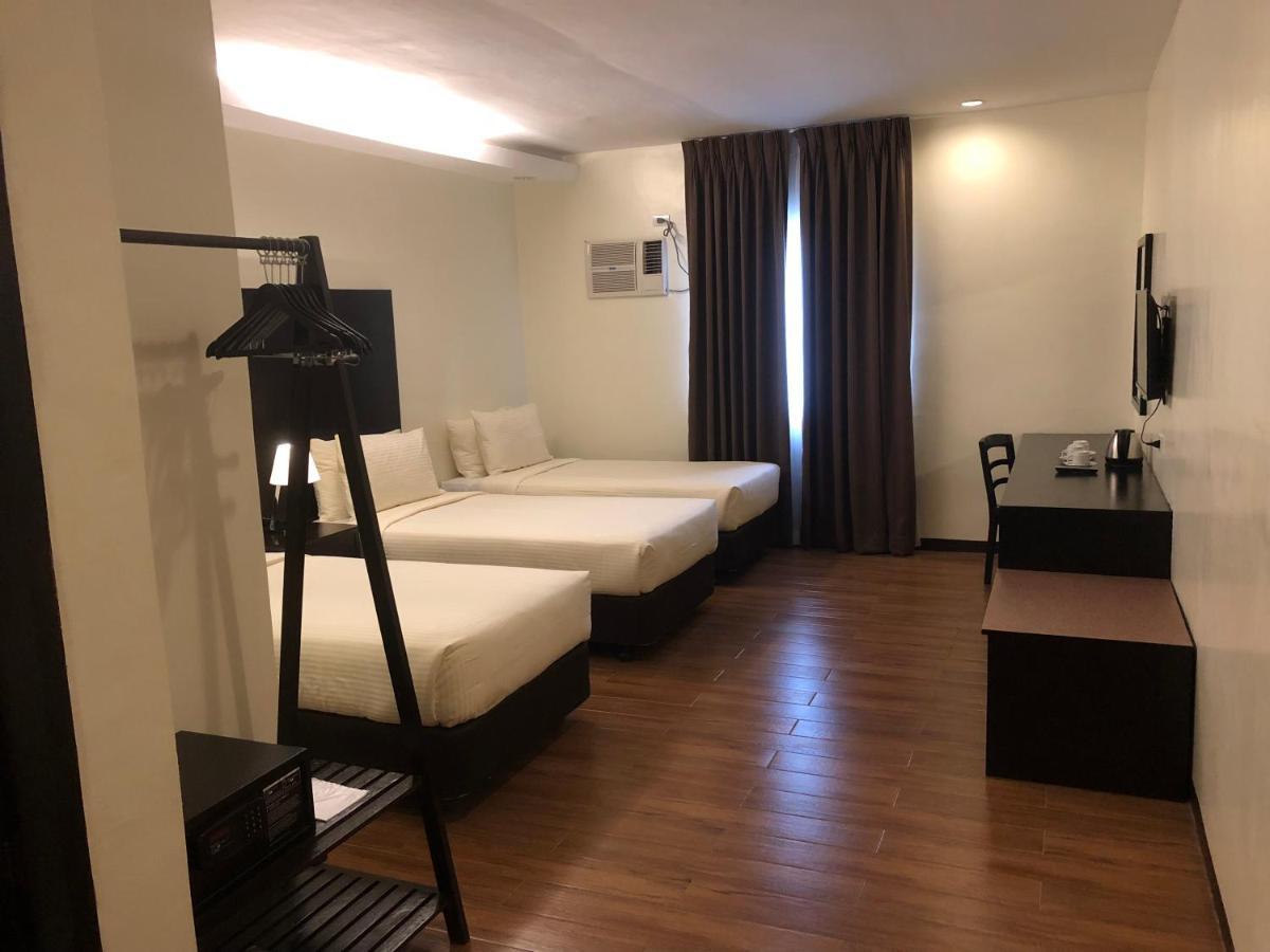 Pina Suites Ormoc Exterior foto