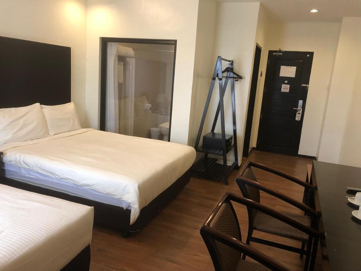 Pina Suites Ormoc Exterior foto